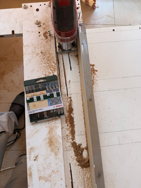 Einhell Dekupaj Testere TC-JS 85 (620 W, 20 mm kesme yüksekliği, ahşapta 85 mm, çelikte 8 mm kesim derinliği, maksimum 3000 d/d, toz üfleme fonksiyonu, paralel durdurucu) - 4321140