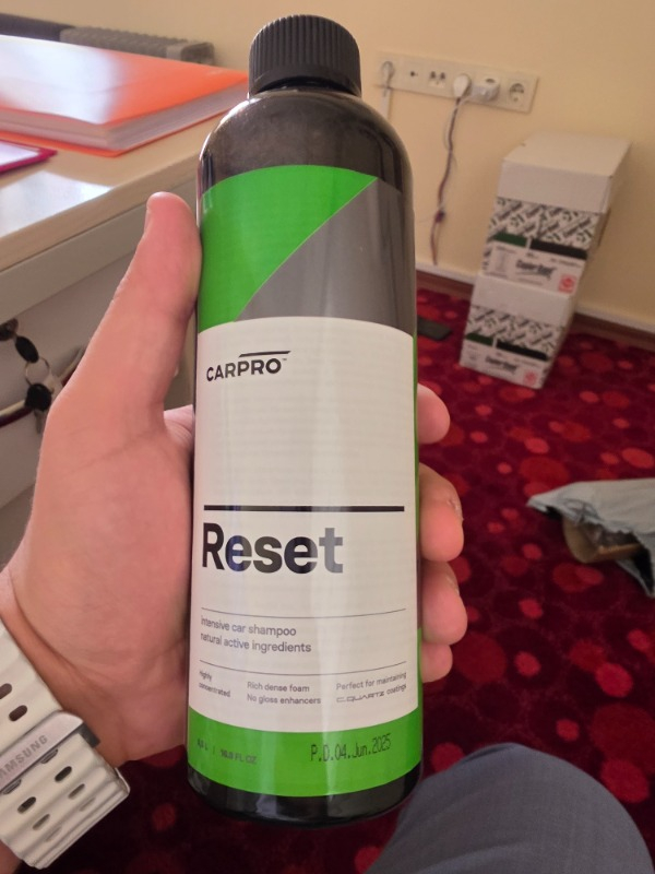 Carpro Reset Seramikli Araçlar İçin pH Nötr Şampuan 500 ml Etkili Temizlik Özellikleriyle