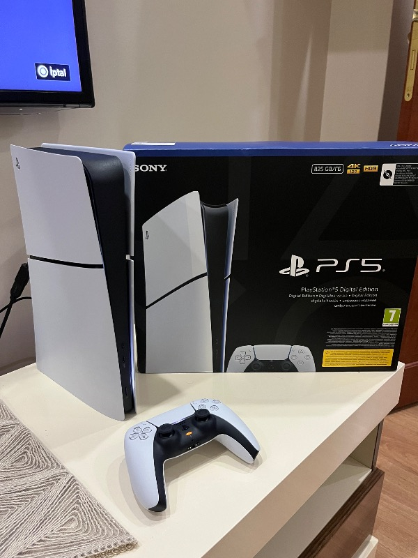 Sony Playstation 5 Slim Digital 825 GB (İthalatçı Garantili )