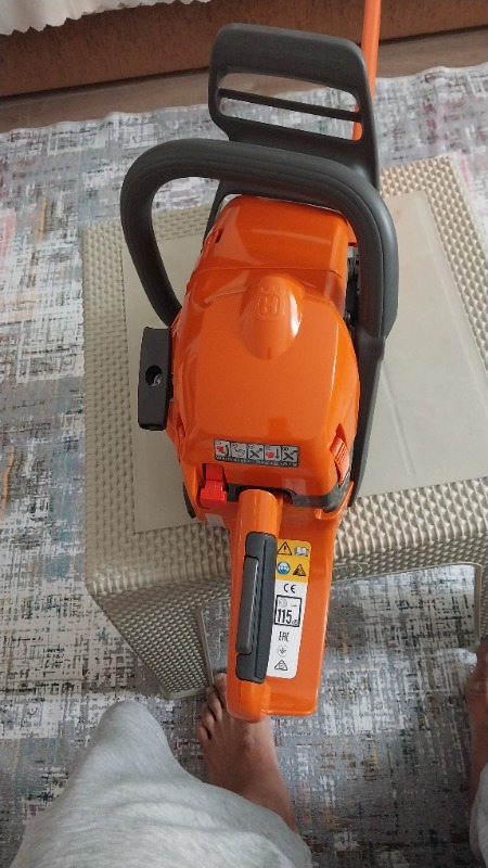 Husqvarna 445 Motorlu Ağaç Kesme Testeresi 2.8 Hp