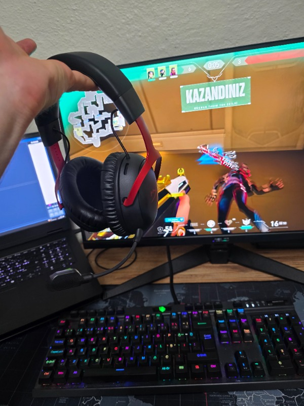 HyperX Cloud III S Kırmızı Siyah Kablosuz Oyuncu Kulaklığı A59Z0AA