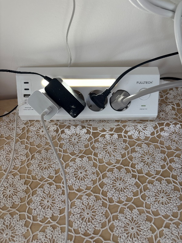 Fulltech Ftr-22 Gece Lambalı Akım Korumalı Çoklu Priz - Beyaz