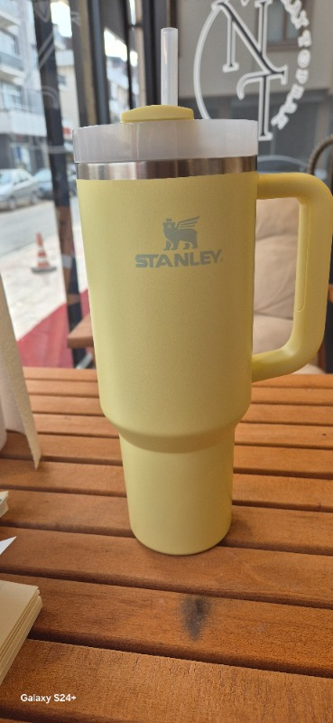 Stanley Quencher Pipetli Termos Bardak 1.18 Lt
