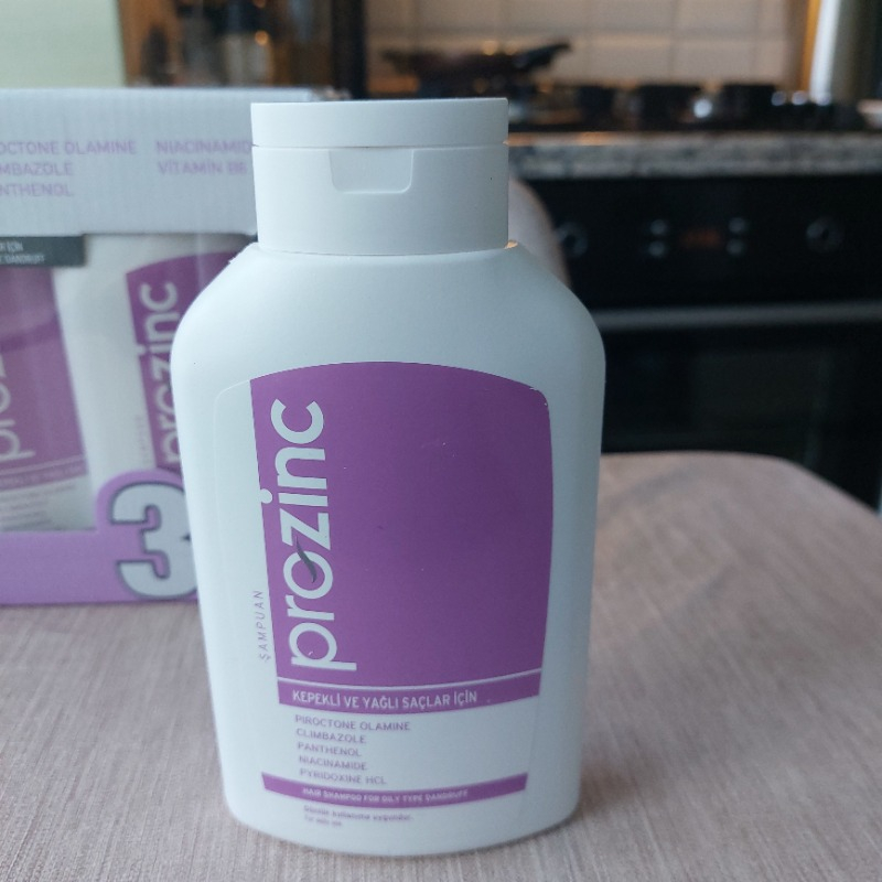 Prozinc Kepek Şampuanı Normal ve Yağlı Saçlar Için Günlük Saç Bakım Şampuanı 3x300 Ml