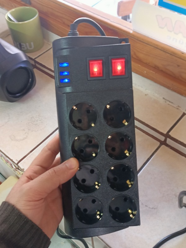 Techmaster 3 USB Akım Çocuk Korumalı 8'li Priz 2 mt Kablo