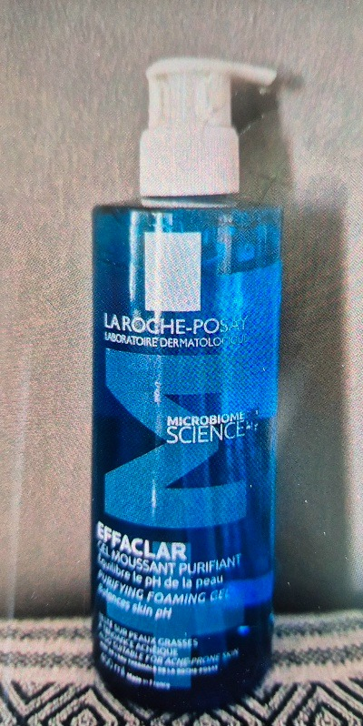 La Roche-Posay Effaclar Vücut Peelingi 400 ML- Yağlı-Akneye Eğilimli Ciltler