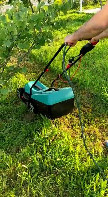 Bosch ARM 32 Çim Biçme Makinesi