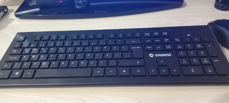 Everest KM-9676 Kablosuz Standart Klavye Mouse Set