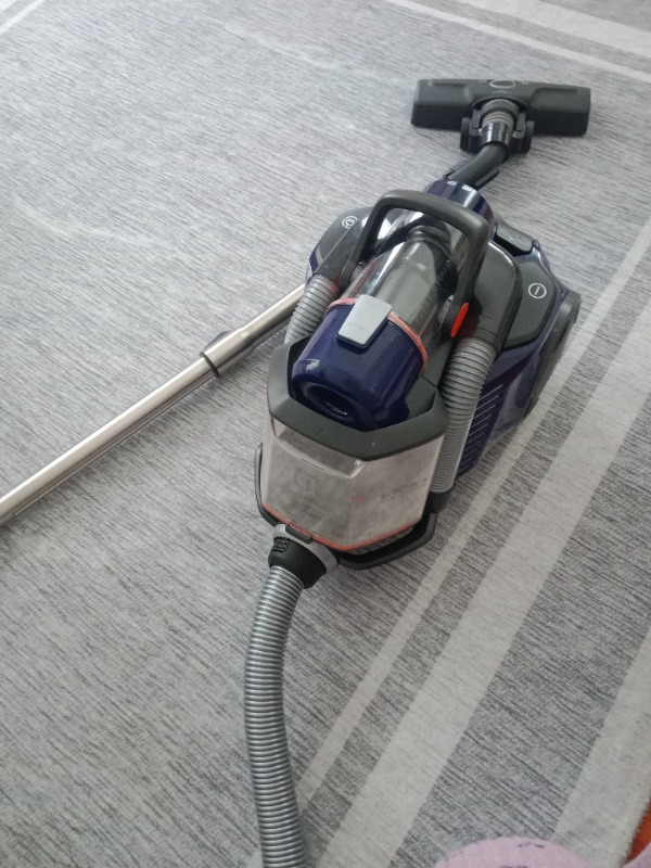 Electrolux EUFC81DB Ultra Flex 650 W Toz Torbasız Elektrikli Süpürge