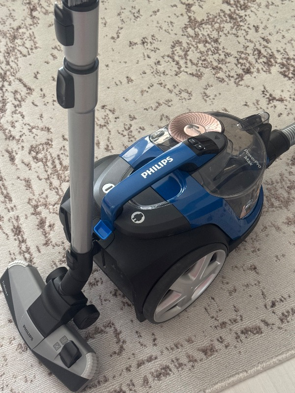 Philips 7000 Serisi PowerPro Max Torbasız Elektrikli Süpürge, 750W, PowerCyclone 8, Alerji Kilit Sistemi, TriActive+ Başlık, FC9749/07 