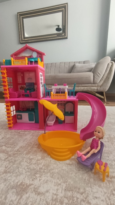Dede Lola'nın Tatil Evi