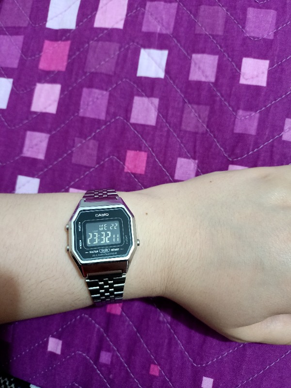 Casio LA680WA-1BDF Digital Kadın Kol Saati