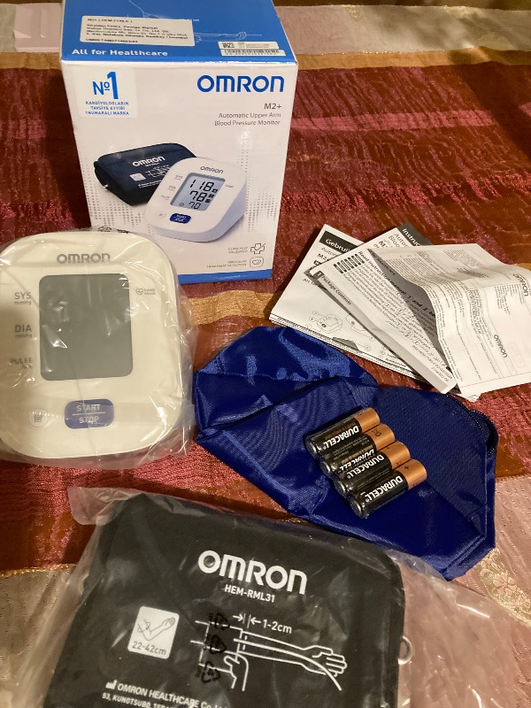 OMRON M2+ 30 Ölçüm Hafızalı Geniş Manşetli Üst Koldan Ölçer Dijital Tansiyon Aleti HEM-7146-E