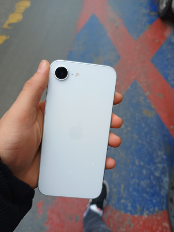 Apple iPhone 16e 128GB Beyaz
