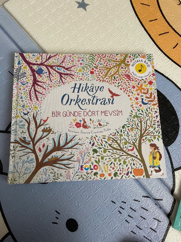 Hikaye Orkestrası - Bir Günde Dört Mevsim (Sesli Kitap)