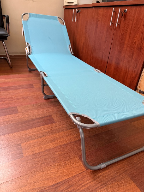 Koçtaş UO Çuraçao Şezlong Su Mavisi Polyester ve Metal Malzeme ile Taşınabilir Konforlu Tasarım