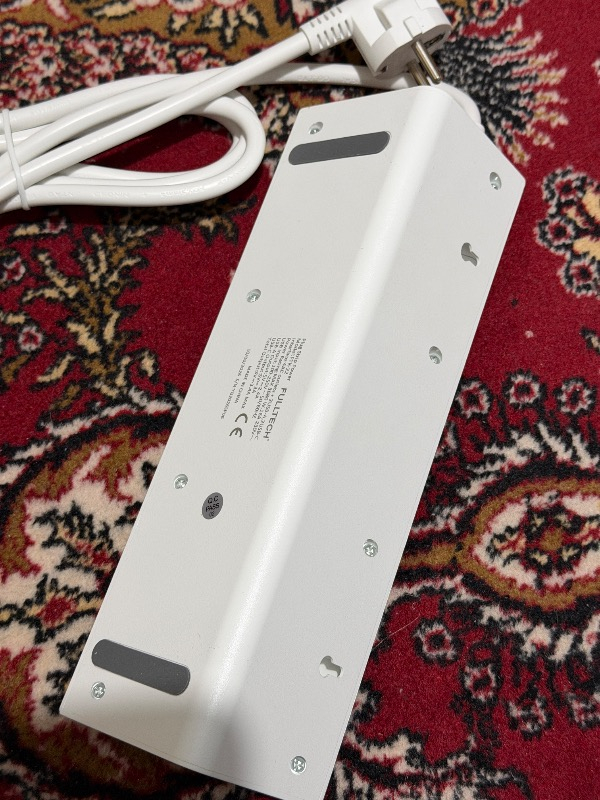Fulltech Ftr-22 Gece Lambalı Akım Korumalı Çoklu Priz - Beyaz