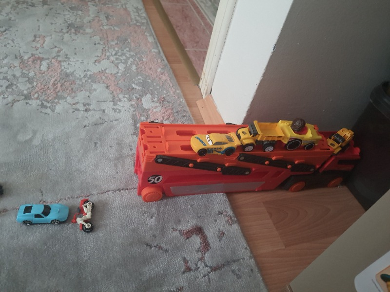 Hot Wheels Mega Tır Kırmızı GHR48