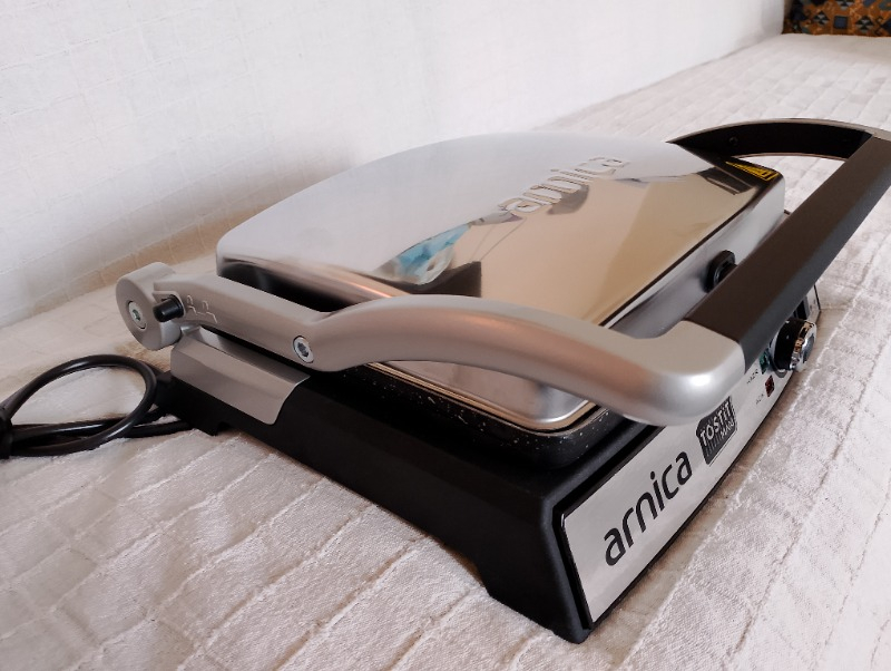 Arnica Tostit Maxi Granit Izgaralı Tost Makinesi GH26240