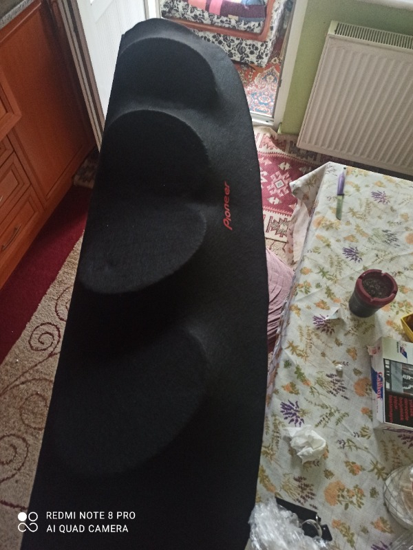 Şahin Pandizot 4 Oval Polyesterli Kabartmalı Portlu