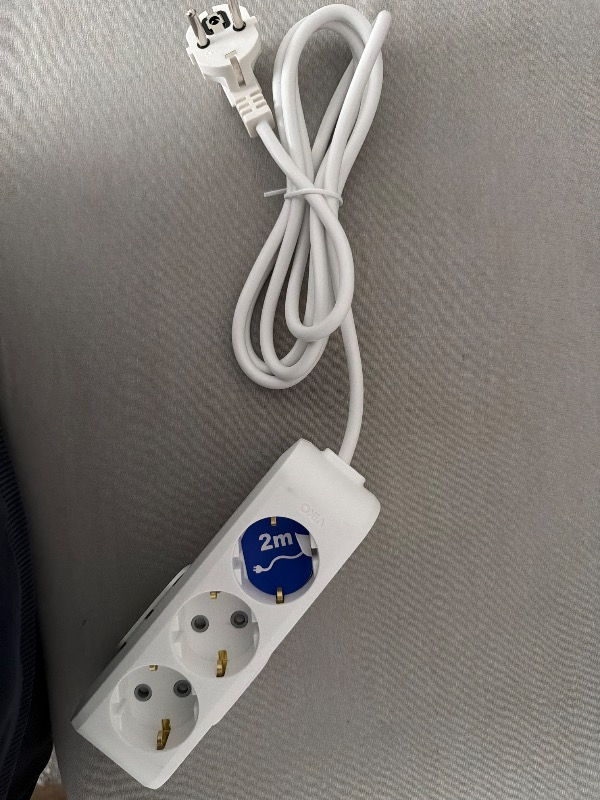 Viko 2 Metre Kablolu Topraklı Çocuk Korumalı Üçlü Priz Beyaz Renkli Güvenli Tasarım
