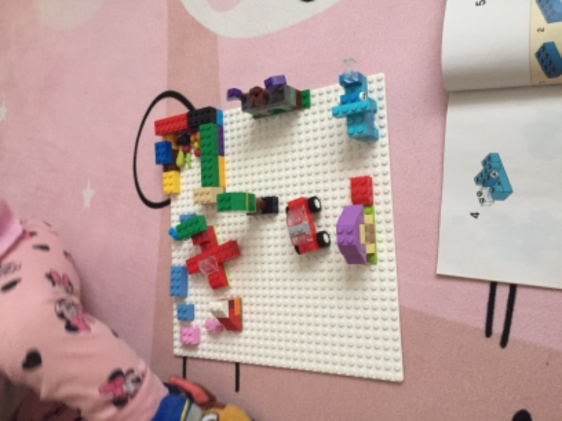 LEGO Classic Beyaz Zemin (11010)