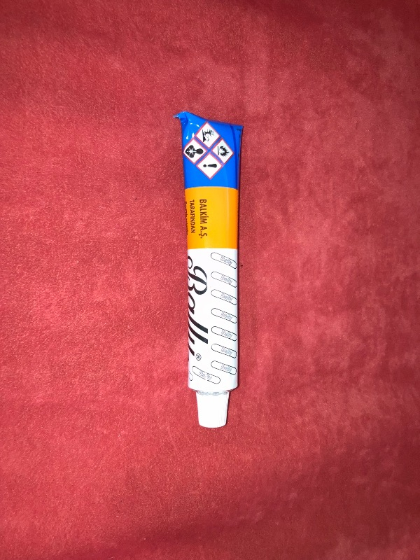 Bally Çok Amaçlı Beyaz Yapıştırıcı Ilaç 50 gr Pratik Kullanım İçin Uygun