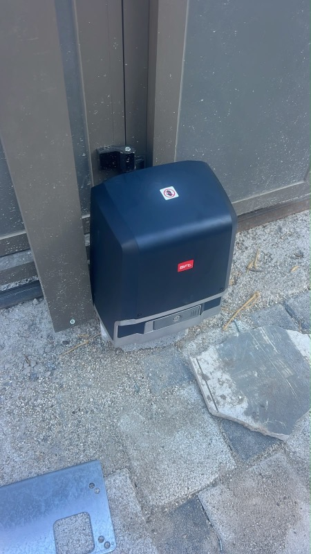 Bft Ares Bt A1000 Yana Kayar Kapı Motoru 1000 Kg Kapılar için Yavaş Başlama ve Durma Özelliği