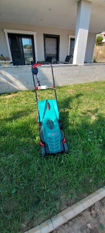 Bosch ARM 32 Çim Biçme Makinesi