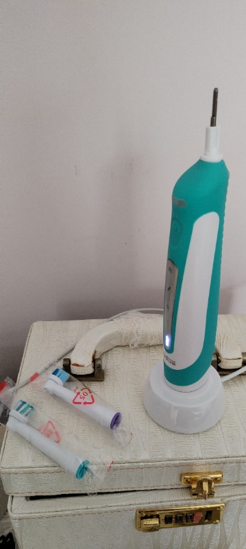 Direct Nexus Elektirikli Şarj Edilebilir Diş Fırçası + 2 Yedek Başlık