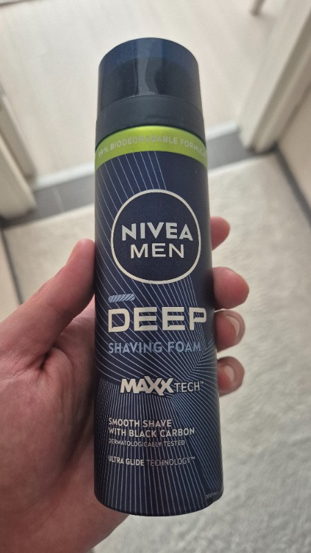 NIVEA Men Deep Dimension Tıraş Köpüğü 200 ml Ferah Kokulu Anti Alerjik Aktif Karbon ve Nemlendirici