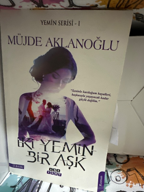 Kimse Gerçek Değil - Zeynep Sey