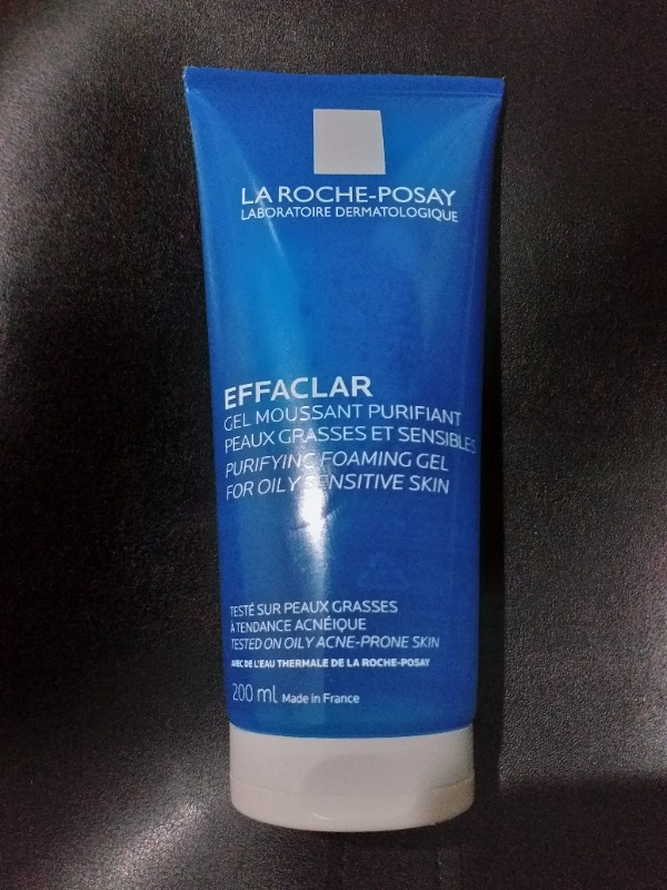 La Roche-Posay Effaclar Yüz Temizleme Jeli Yağlı/Akneye Eğilim Gösteren Ciltler Siyah Nokta Karşıtı 200ml