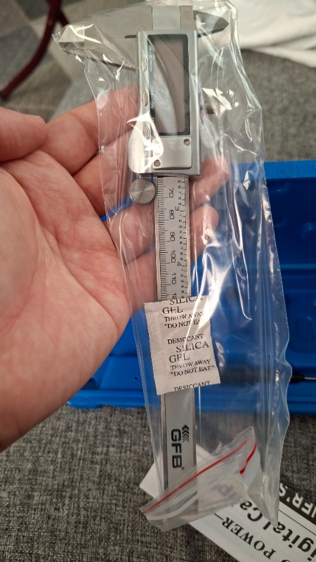 GFB Dijital Kumpas Metal Ekran 150x0.01 mm - Otomatik Açılıp Kapanma Özelliği ile Kullanım GFB1060