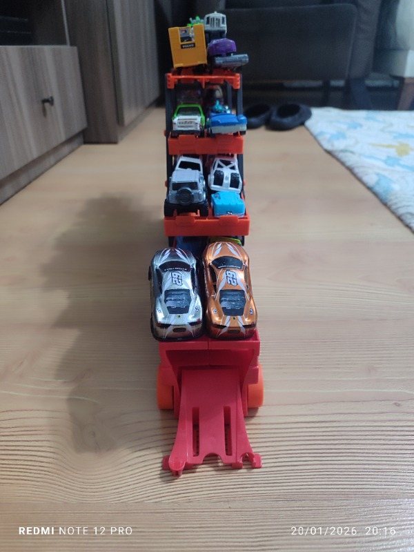 Hot Wheels Mega Tır Kırmızı GHR48