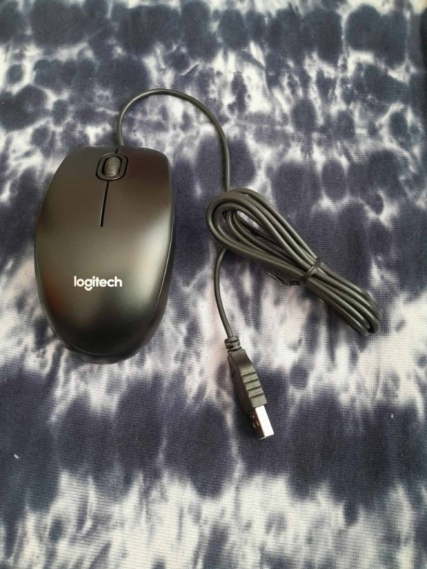 Logitech M100 Kablolu 1000 DPI USB Mouse - Siyah