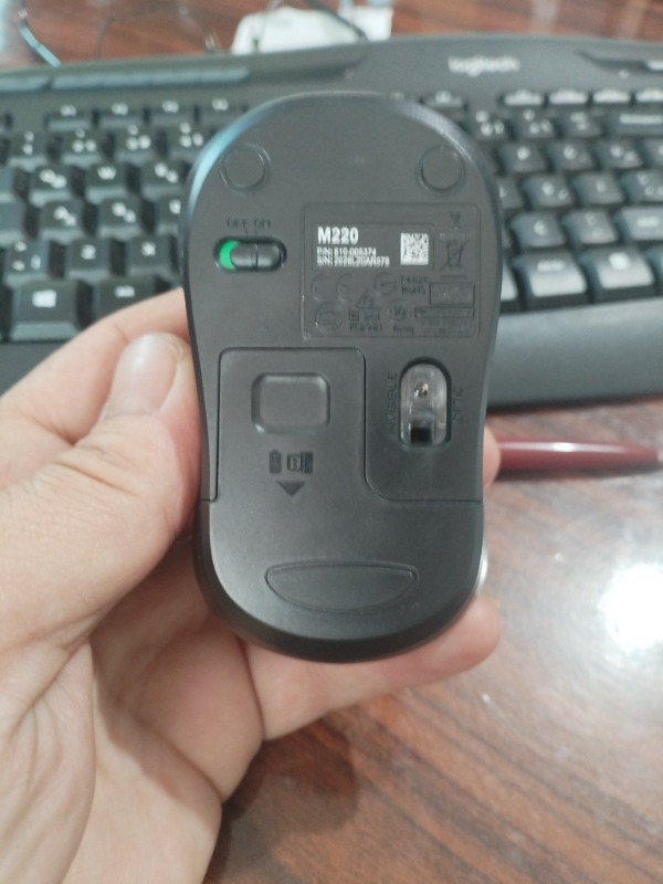 Logitech M220 Sessiz Kompakt Kablosuz Mouse - Siyah