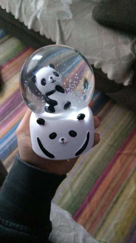 Orta Boy Müzikli ve Işıklı Panda Kar Küresi