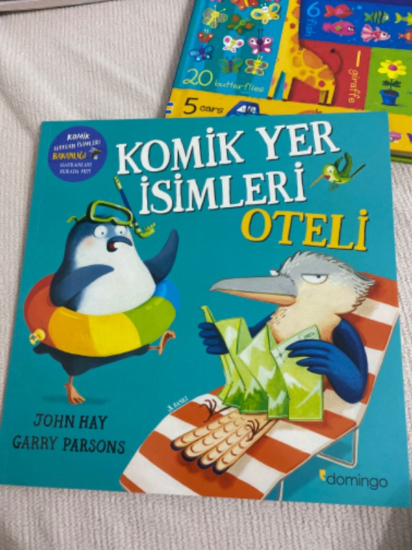Komik Yer İsimleri Oteli - John Hay & Garry Parsons