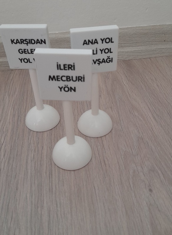 Güçlü 3457-167 Trafik İşaretleri