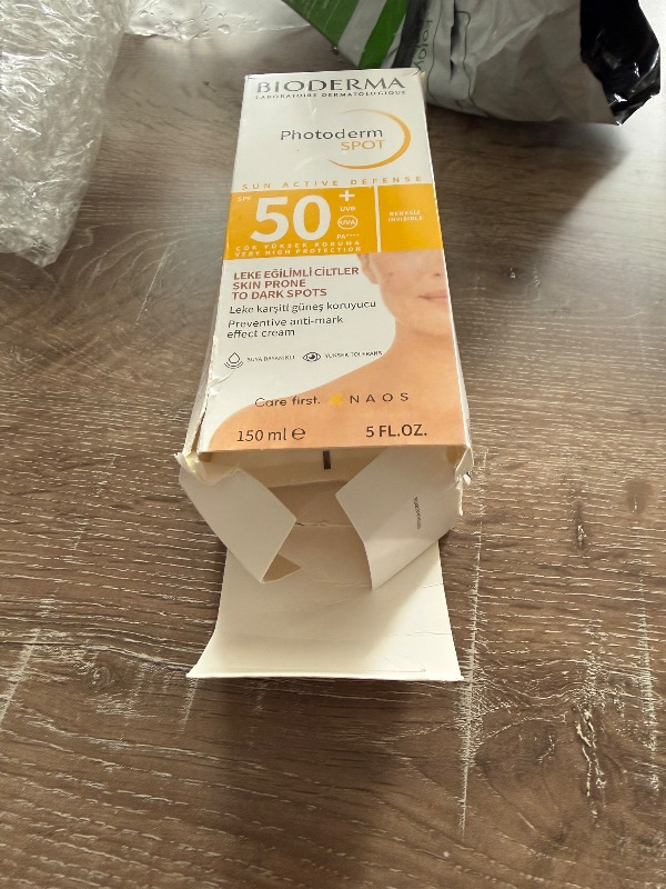 Bioderma Photoderm SPOT SPF50+ Yüksek Korumalı Yüz ve Vücut Güneş Kremi 150 ml