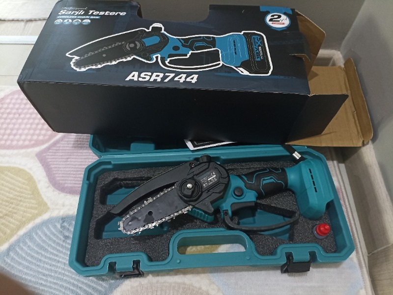 Assur 18 V Akülü Elektrikli Zincirli Dal Budama Testeresi Ergonomik Tasarım Çift Akü 