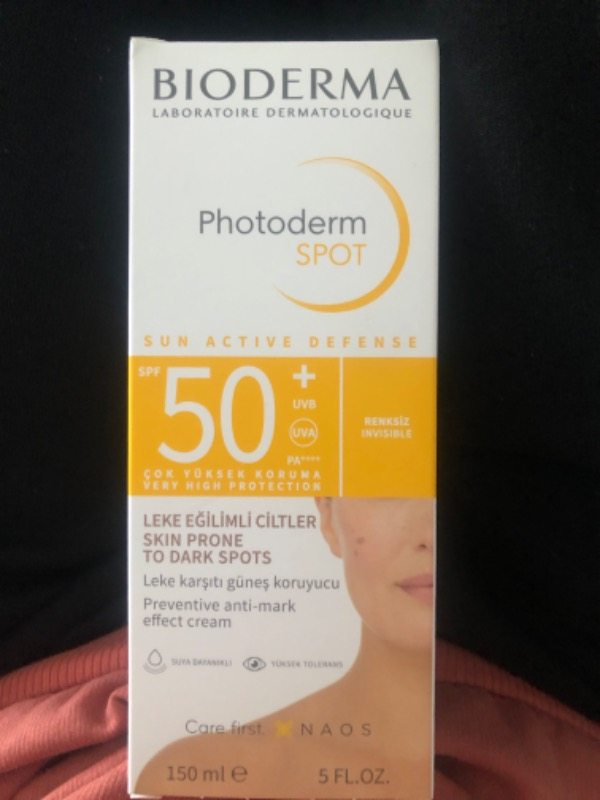 Photoderm SPOT SPF50+ Leke Karşıtı, Glabridin İçeren Yüksek Korumalı Yüz ve Vücut Güneş Kremi 150 ml