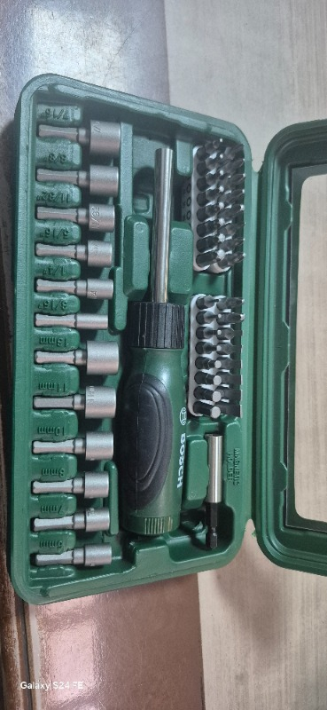 BOSCH 46 PARÇA CIRCIRLI TORNAVİDA BITS UÇ LOKMA VİDALAMA  SETİ.