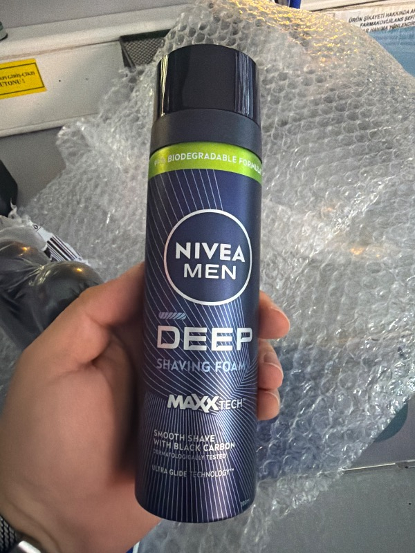 NIVEA Men Deep Dimension Tıraş Köpüğü 200 ml Ferah Kokulu Anti Alerjik Aktif Karbon ve Nemlendirici