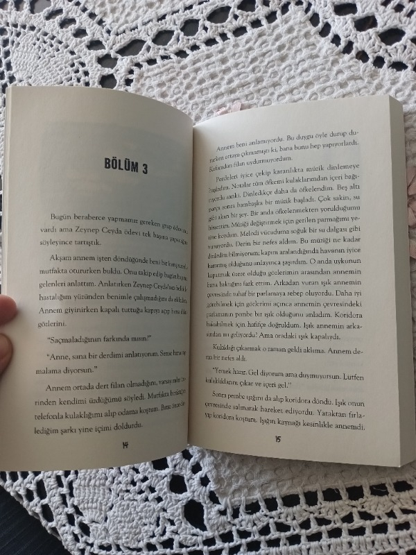 Aura - Bulaşıcı Duyguların Peşinde - Birsen Ekim Özen