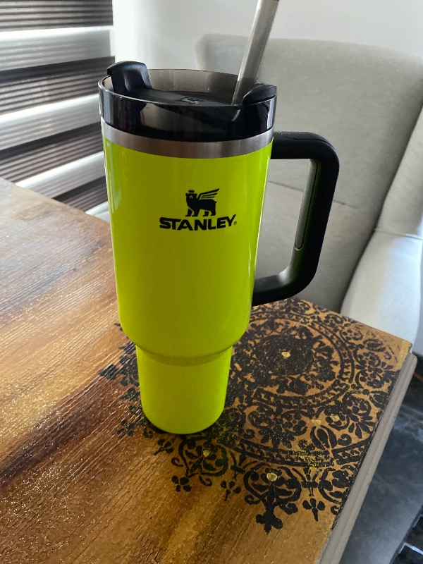 Stanley Quencher Pipetli Termos 1,18 Lt Neon Sarı