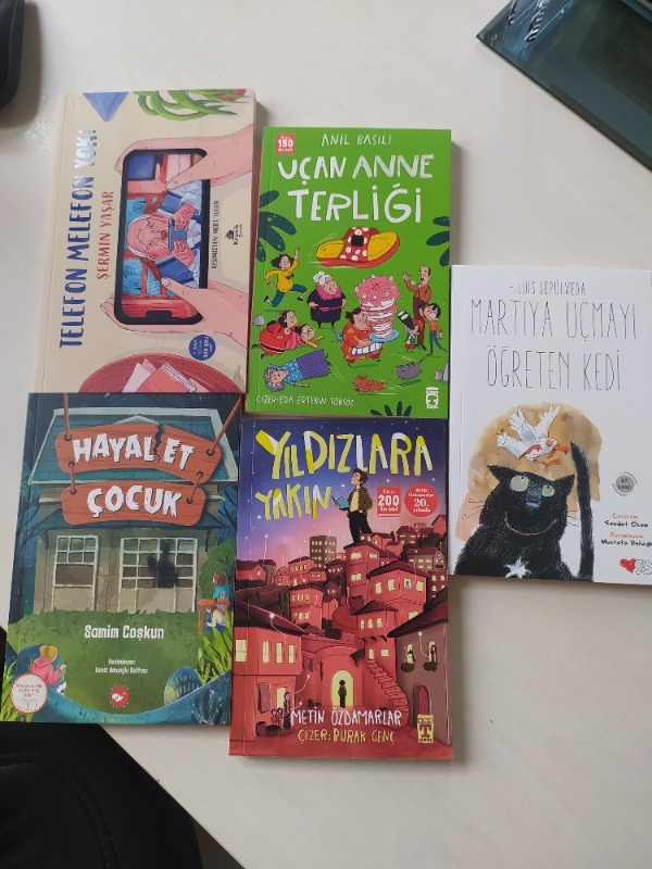 Timaş Çocuk Uçan Anne Terliği - Anıl Basılı Fantastik & Macera Kitabı 128 Sayfa Türkçe