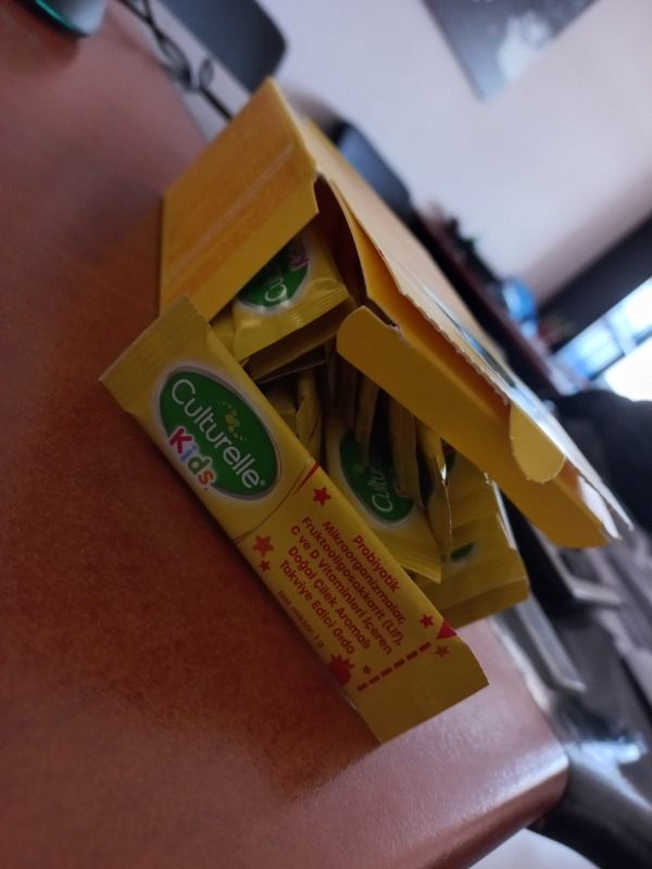 Culturelle Probiyotik 30 Saşe, 5 Milyar Probiyotik, C ve D Vitamini, Yüksek Lif, Doğal Çilek Aromalı, Çocuk ve Yetişkin, Kolay kullanım