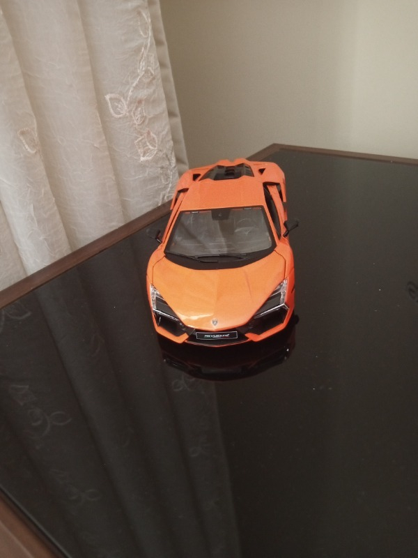 Burago Lamborghini Revuelto 1:24 Ölçekli Model Turuncu